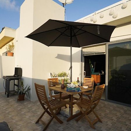 شقة Cosy Designer Seaview Penthouse With Terrace & Bbq خليج سانت بول المظهر الخارجي الصورة