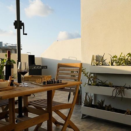 شقة Cosy Designer Seaview Penthouse With Terrace & Bbq خليج سانت بول المظهر الخارجي الصورة
