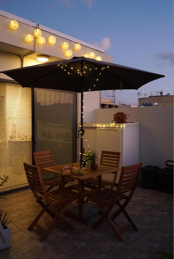 شقة Cosy Designer Seaview Penthouse With Terrace & Bbq خليج سانت بول المظهر الخارجي الصورة
